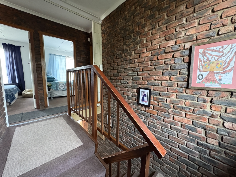 4 Bedroom Property for Sale in Beacon Bay Eastern Cape